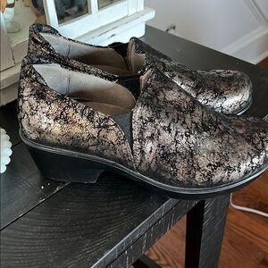 Ortholite Naturalizer leather shoe Stylish Black and Gold Women's Shoes